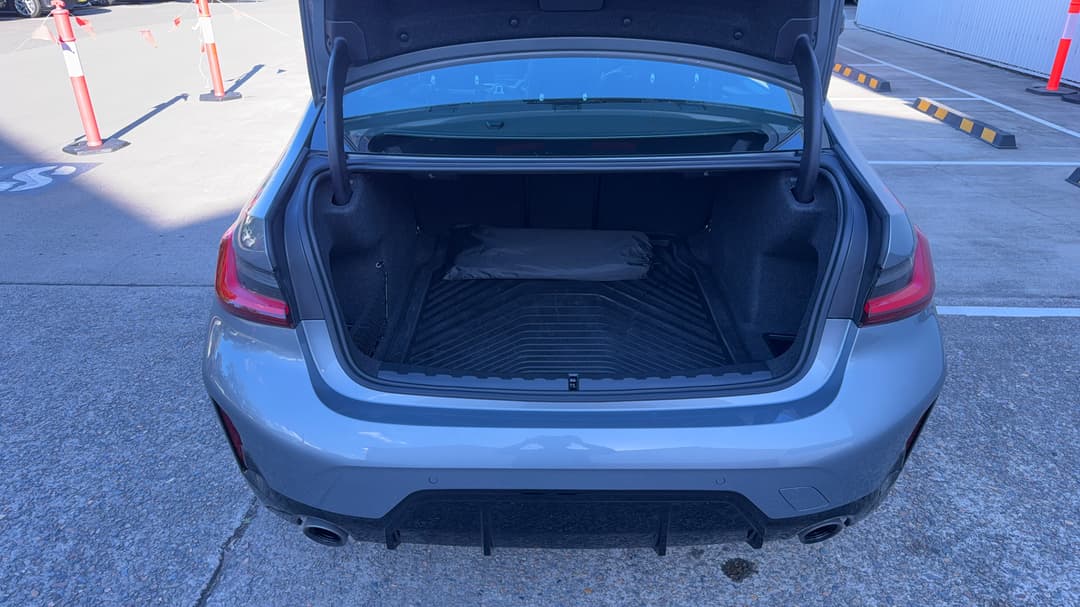 2023 BMW 3 20i M Sport, Automatic, 32210 km, Boot Inside View