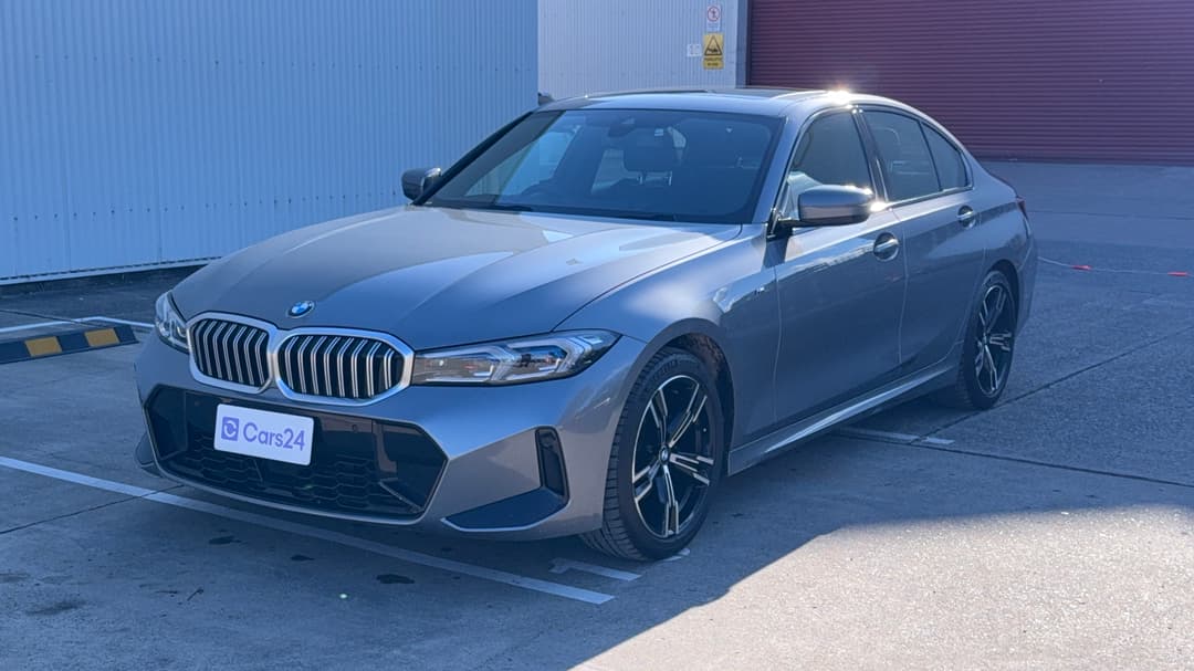 2023 BMW 3 20i M Sport, Automatic, 32210 km, Left Front Diagonal (45- Degree) View
