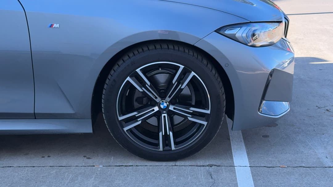 2023 BMW 3 20i M Sport, Automatic, 32210 km, Right Front Wheel