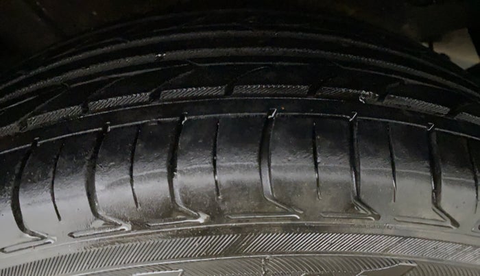 2017 Maruti IGNIS ZETA 1.3 DDIS, Diesel, Manual, 62,295 km, Left Front Tyre Tread