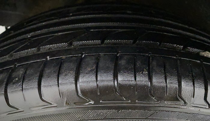 2017 Maruti IGNIS ZETA 1.3 DDIS, Diesel, Manual, 62,295 km, Right Front Tyre Tread