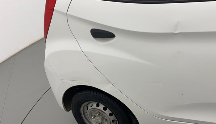 2016 Hyundai Eon ERA +, Petrol, Manual, 47,883 km, Right quarter panel - Paint has minor damage