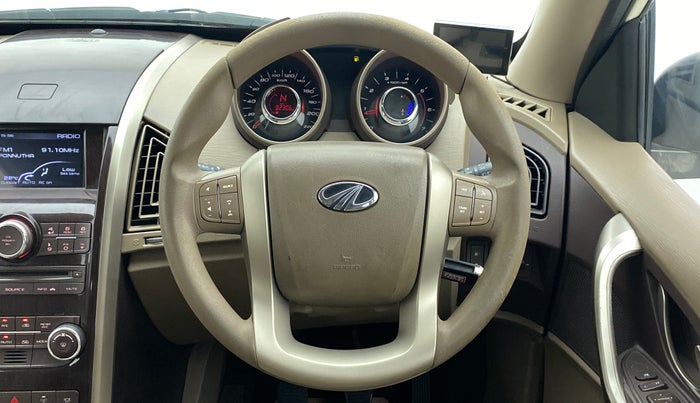 2015 Mahindra XUV500 W6 4X2, Diesel, Manual, 82,306 km, Steering Wheel Close Up