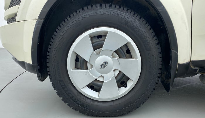2015 Mahindra XUV500 W6 4X2, Diesel, Manual, 82,306 km, Left Front Wheel