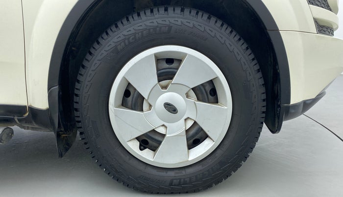 2015 Mahindra XUV500 W6 4X2, Diesel, Manual, 82,306 km, Right Front Wheel