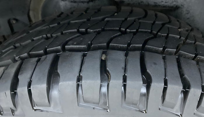 2015 Mahindra XUV500 W6 4X2, Diesel, Manual, 82,306 km, Right Rear Tyre Tread