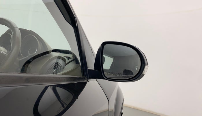 2015 Mahindra XUV500 W8, Diesel, Manual, 91,460 km, Right rear-view mirror - Minor noise