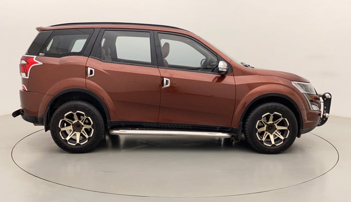 2018 Mahindra XUV500 W7 AT, Diesel, Automatic, 67,899 km, Right Side View