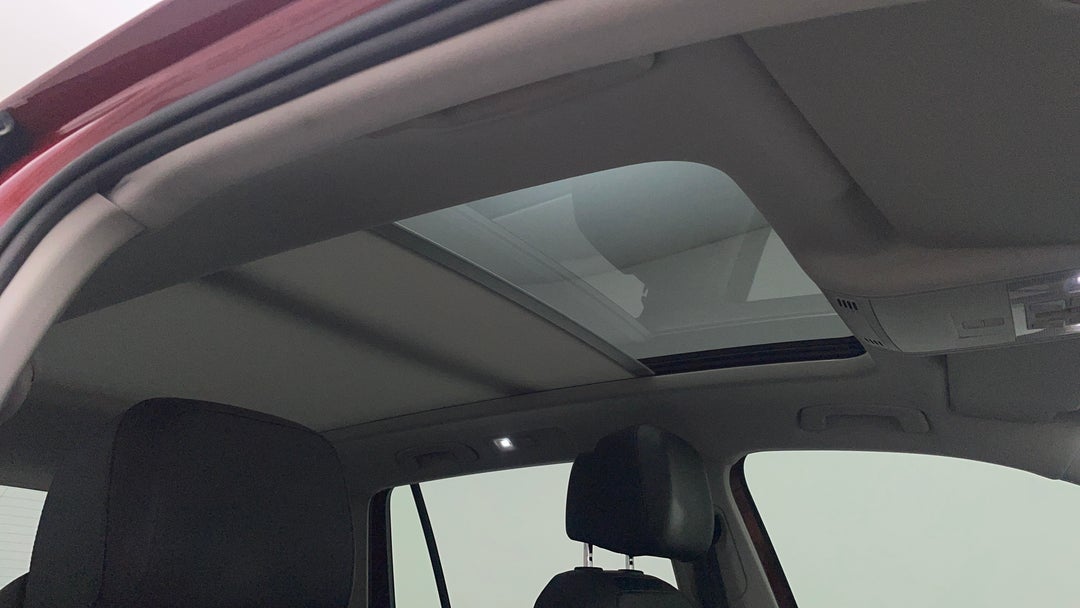 2016 Volkswagen Tiguan 132 Tsi Comfortline, Automatic, 36982 km, Interior Sunroof/Moonroof