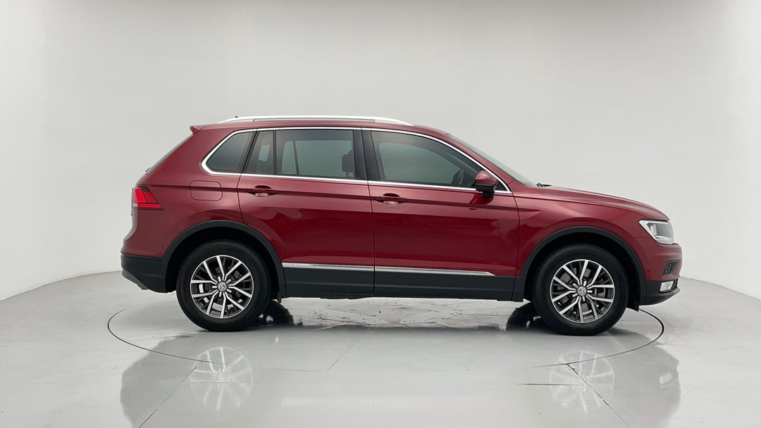 2016 Volkswagen Tiguan 132 Tsi Comfortline, Automatic, 36982 km, Right Side View