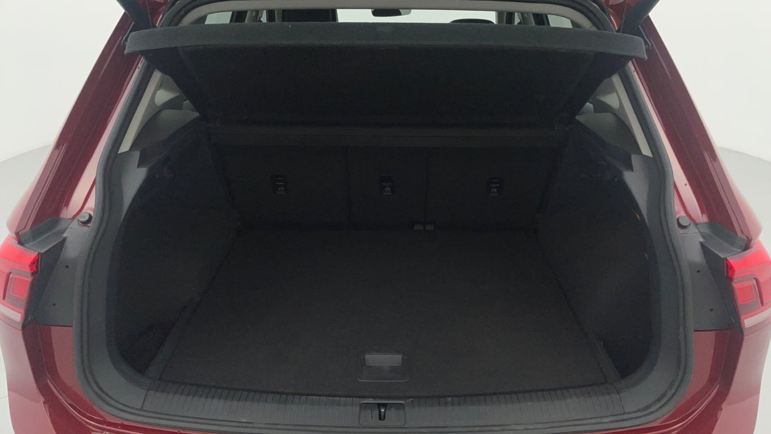 2016 Volkswagen Tiguan 132 Tsi Comfortline, Automatic, 36982 km, Boot Inside View