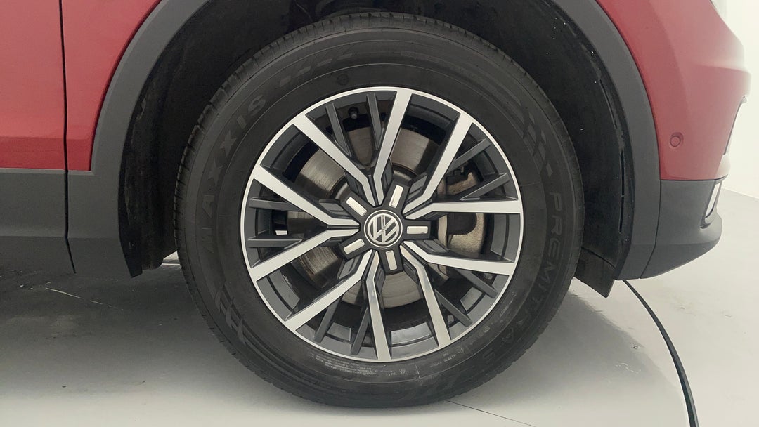 2016 Volkswagen Tiguan 132 Tsi Comfortline, Automatic, 36982 km, Right Front Wheel