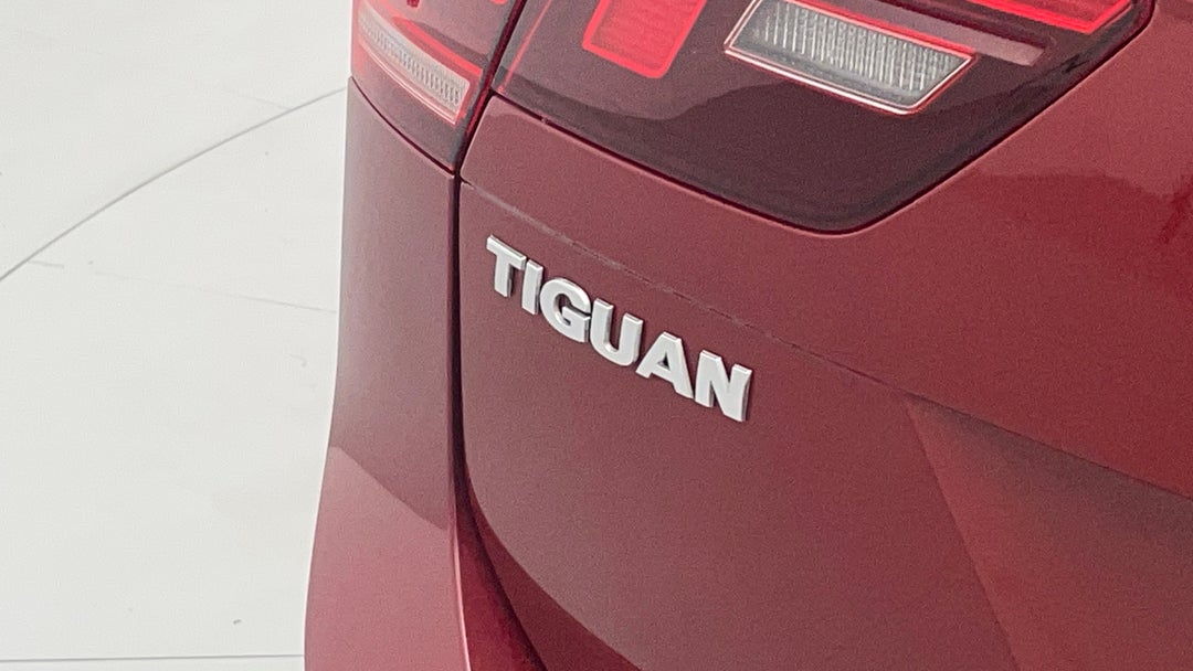 2016 Volkswagen Tiguan 132 Tsi Comfortline, Automatic, 36982 km, Badge (Boot Left Side)