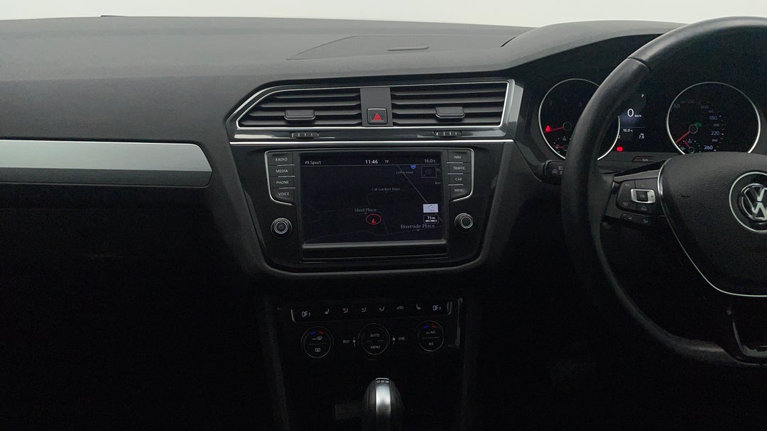2016 Volkswagen Tiguan 132 Tsi Comfortline, Automatic, 36982 km, Center Console