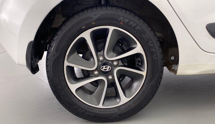 2017 Hyundai Grand i10 SPORTZ (O) 1.2 AT VTVT, Petrol, Automatic, 45,471 km, Right Rear Wheel