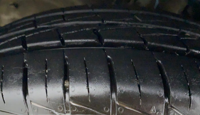 2021 Maruti Alto VXI PLUS, Petrol, Manual, 2,023 km, Left Front Tyre Tread