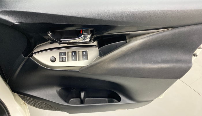 2018 Toyota Innova Crysta 2.4 VX 7 STR, Diesel, Manual, 69,532 km, Driver Side Door Panels Control