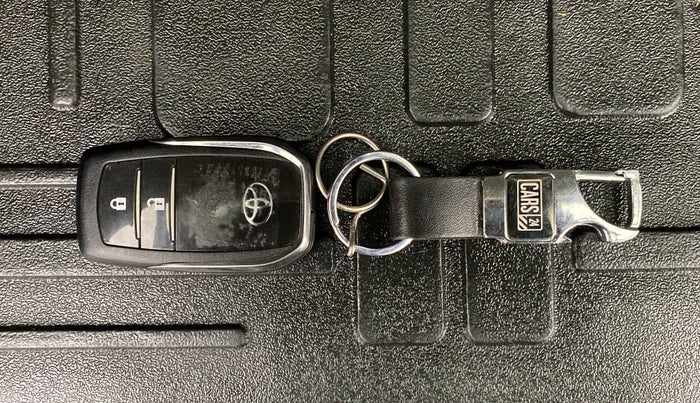 2018 Toyota Innova Crysta 2.4 VX 7 STR, Diesel, Manual, 69,532 km, Key Close Up