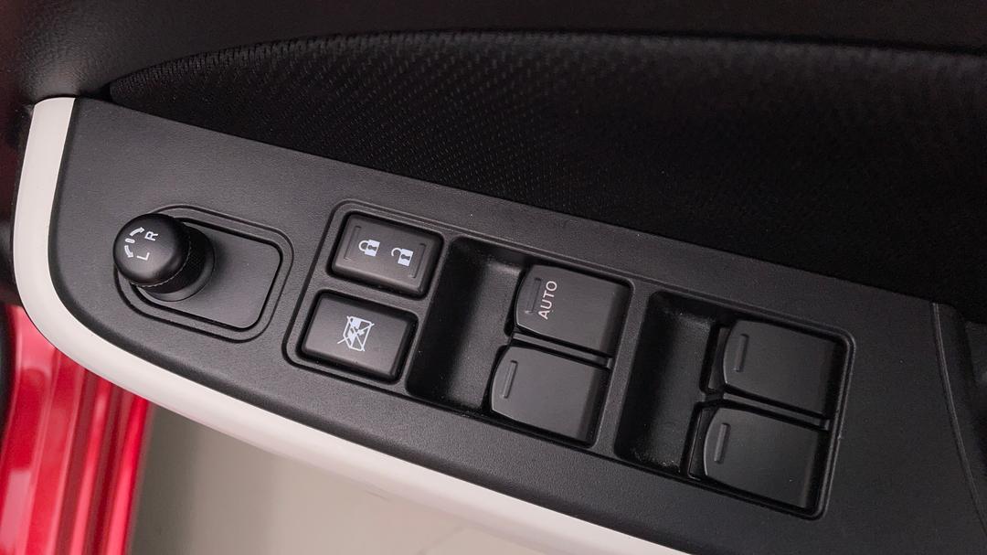 2022 Suzuki Swift Gl (qld), Automatic, 25048 km, Drivers Side Door Panel Controls
