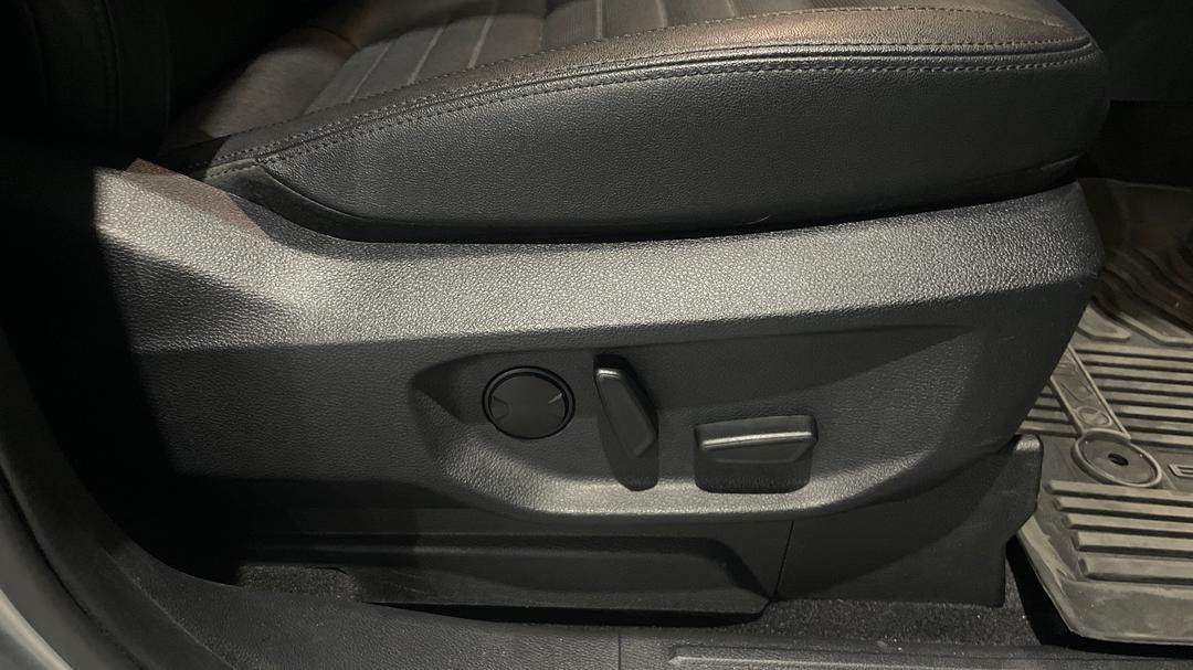 2024 Ford Everest Sport (RWD), Automatic, 6989 km, Drivers Side Adjustment Panel