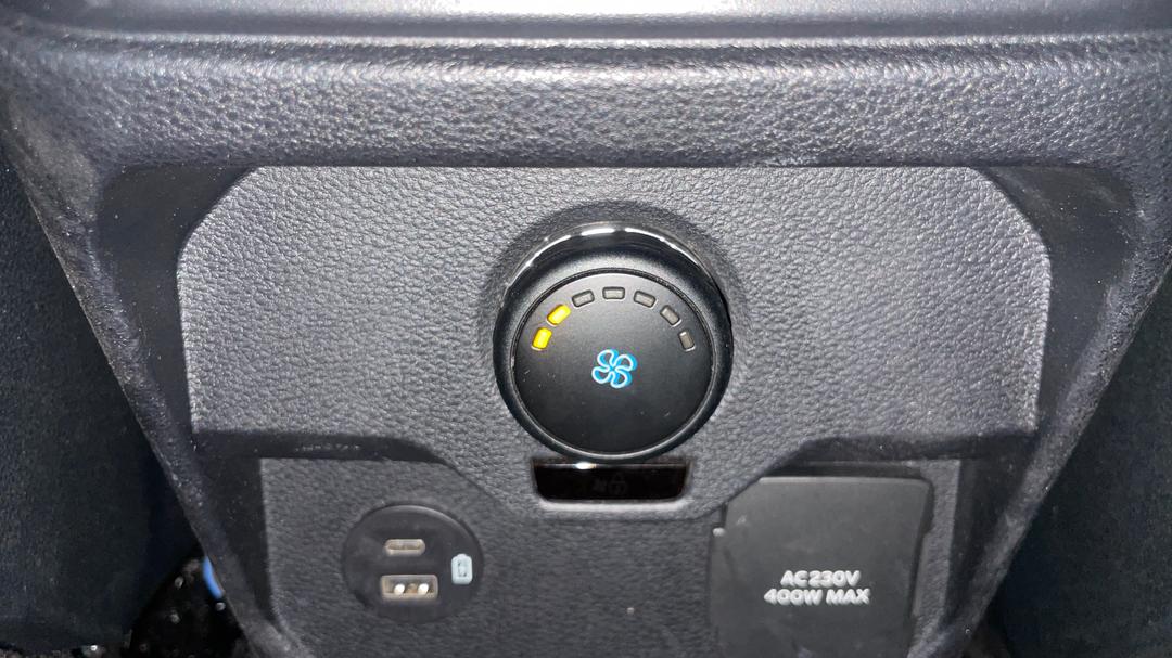 2024 Ford Everest Sport (RWD), Automatic, 6989 km, Rear A/C Vent