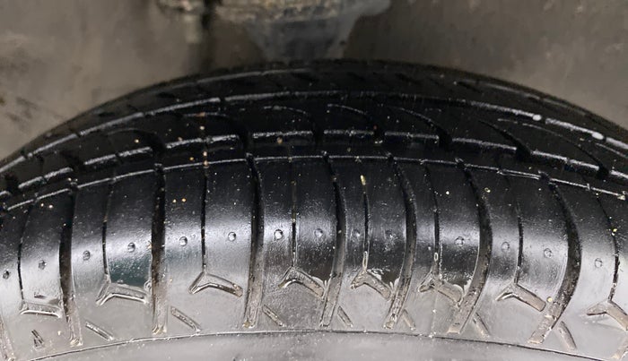 2017 Maruti Alto 800 VXI, Petrol, Manual, 36,200 km, Right Front Tyre Tread