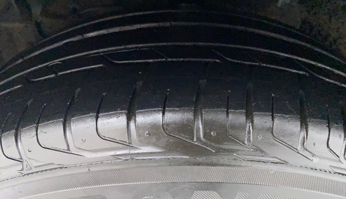 2018 Maruti S Cross ZETA 1.3 SHVS, Diesel, Manual, 58,633 km, Left Front Tyre Tread