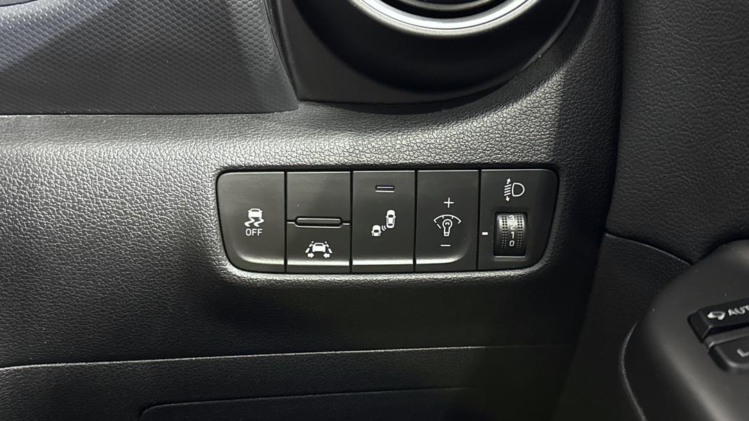 2018 Hyundai Kona Elite (FWD), Automatic, 107955 km, Utility Switches/Buttons