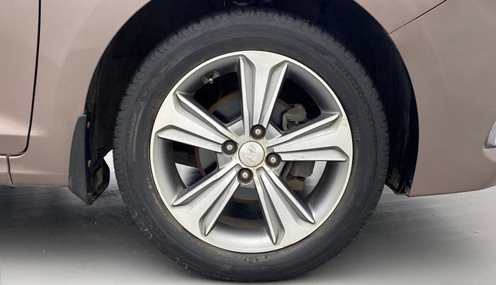 2018 Hyundai Verna 1.6 SX VTVT, Petrol, Manual, 47,564 km, Right Front Wheel