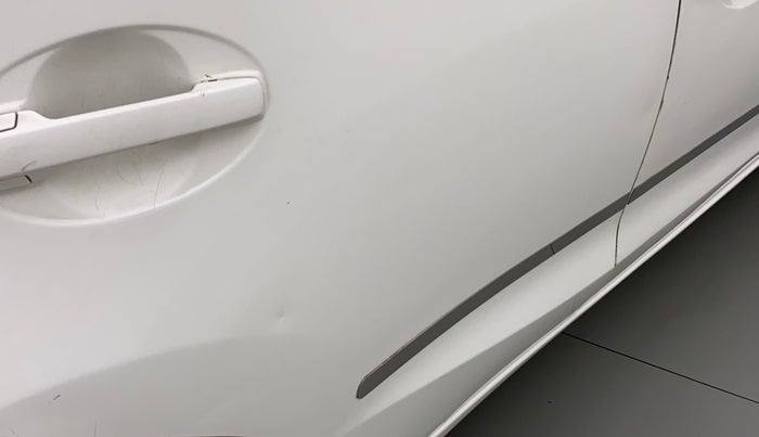 2013 Honda Brio VX MT, Petrol, Manual, 72,852 km, Right rear door - Slightly dented
