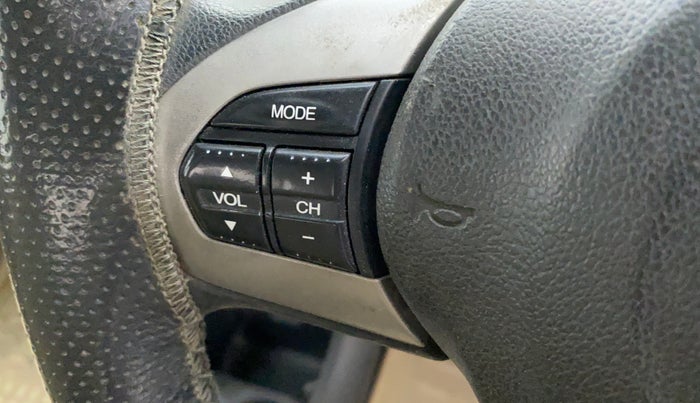 2013 Honda Brio VX MT, Petrol, Manual, 72,852 km, Steering wheel - Sound system control not functional