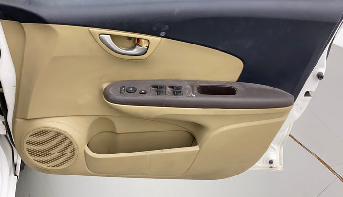 2013 Honda Brio VX MT, Petrol, Manual, 72,852 km, Driver Side Door Panels Control