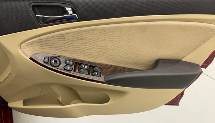 2014 Hyundai Verna FLUIDIC 1.6 VTVT SX, Petrol, Manual, 42,062 km, Driver Side Door Panels Control