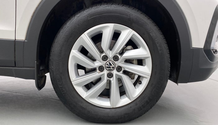 2022 Volkswagen TAIGUN HIGHLINE 1.0 TSI MT, Petrol, Manual, 5,799 km, Right Front Wheel