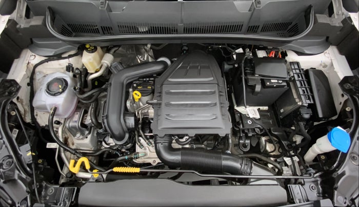2022 Volkswagen TAIGUN HIGHLINE 1.0 TSI MT, Petrol, Manual, 5,799 km, Open Bonet