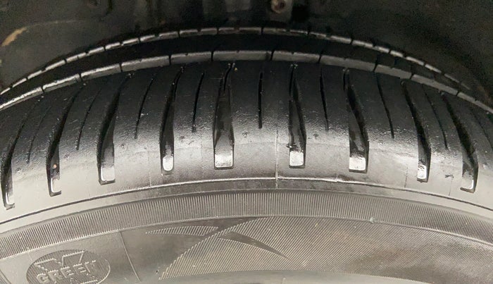 2012 Ford Figo 1.4 EXI DURATORQ, Diesel, Manual, 1,04,057 km, Left Front Tyre Tread
