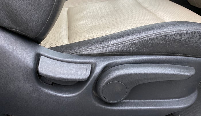 2019 Hyundai Verna 1.6 SX (O) CRDI MT, Diesel, Manual, 74,923 km, Driver Side Adjustment Panel