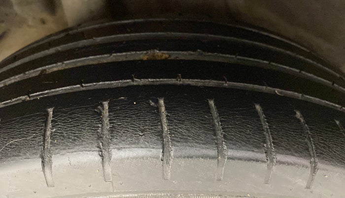 2019 Hyundai Verna 1.6 SX (O) CRDI MT, Diesel, Manual, 74,923 km, Right Rear Tyre Tread