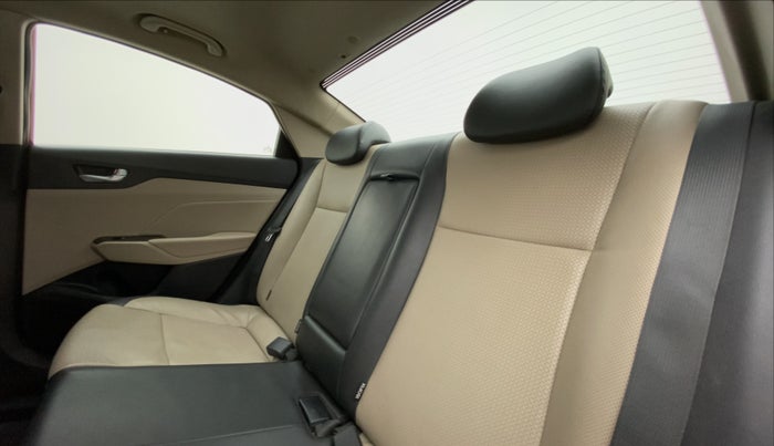 2019 Hyundai Verna 1.6 SX (O) CRDI MT, Diesel, Manual, 74,923 km, Right Side Rear Door Cabin