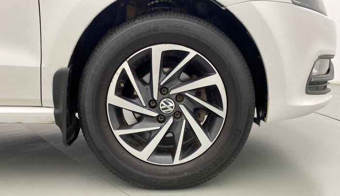 2017 Volkswagen Polo COMFORTLINE 1.2L PETROL, Petrol, Manual, 77,647 km, Right Front Wheel