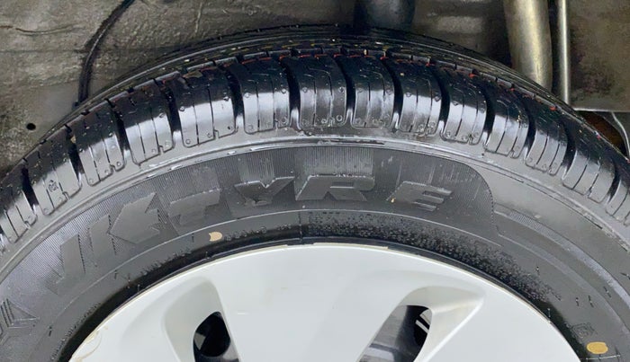 2018 Maruti Celerio VXI (O) AMT, Petrol, Automatic, 8,204 km, Left Rear Tyre Tread