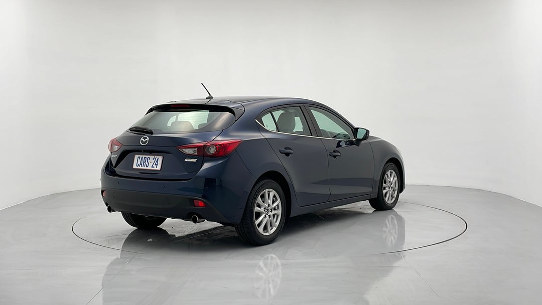 Right Back Diagonal (45- Degree) View