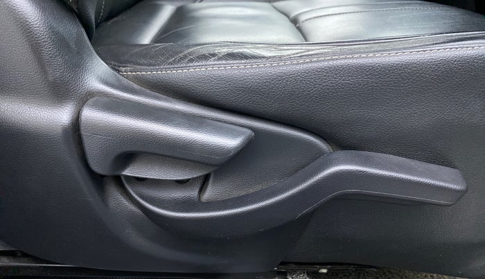 2019 Honda BR-V 1.5 i- DTEC VX, Diesel, Manual, 44,379 km, Driver Side Adjustment Panel