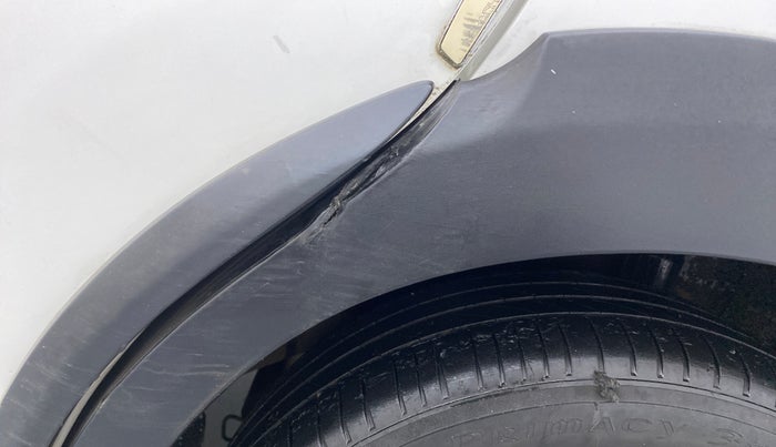 2019 Honda BR-V 1.5 i- DTEC VX, Diesel, Manual, 44,379 km, Left quarter panel - Cladding has minor damage