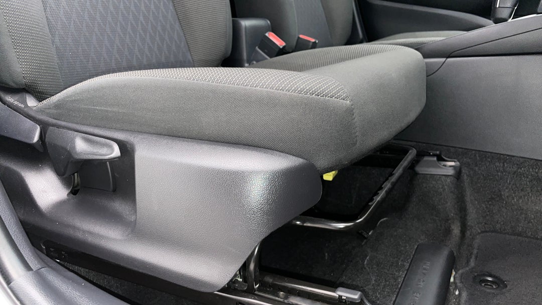 2022 Toyota Yaris Cross Gx Hybrid, Automatic, 43380 km, Drivers Side Adjustment Panel