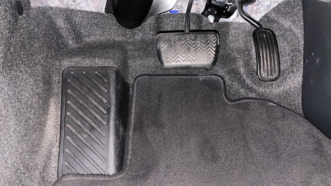 2022 Toyota Yaris Cross Gx Hybrid, Automatic, 43380 km, Pedals and Footmat