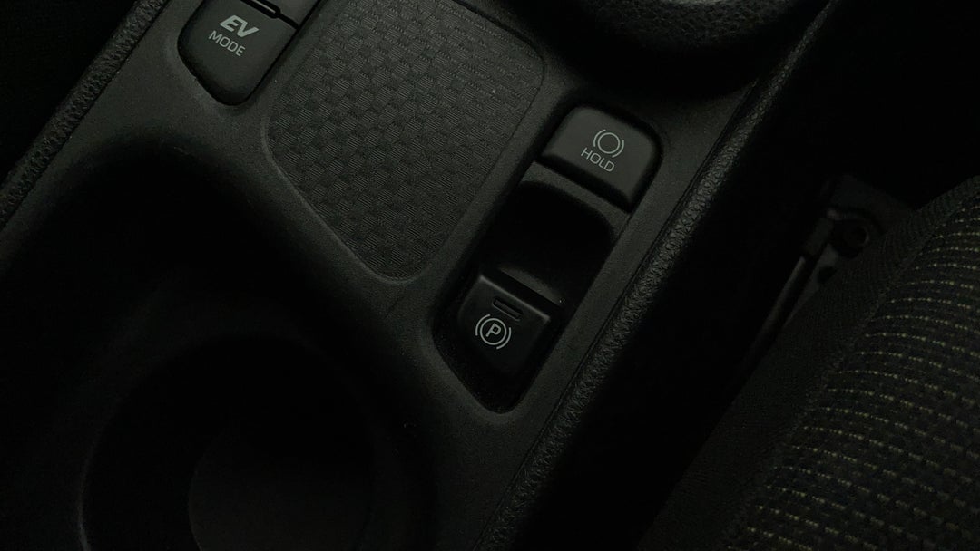 2022 Toyota Yaris Cross Gx Hybrid, Automatic, 43380 km, Handbrake