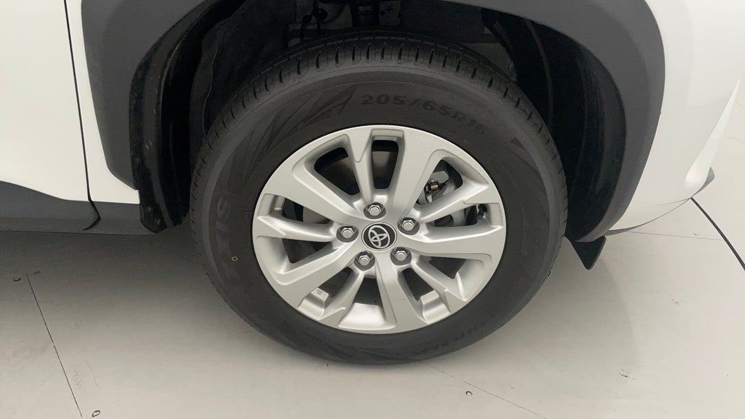 2022 Toyota Yaris Cross Gx Hybrid, Automatic, 43380 km, Right Front Wheel