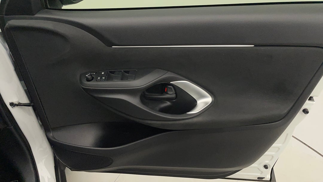 2022 Toyota Yaris Cross Gx Hybrid, Automatic, 43380 km, Speaker View