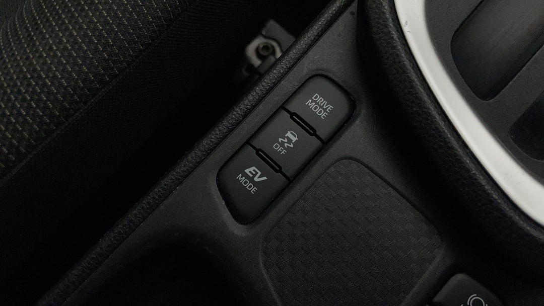 2022 Toyota Yaris Cross Gx Hybrid, Automatic, 43380 km, Utility Switches/Buttons